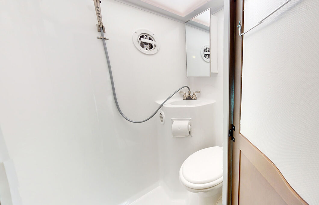 Class C Motorhome-Small (C-Small), , hi-res image number 15